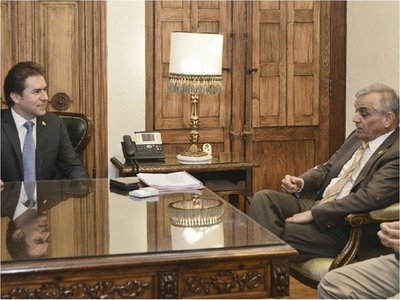 Cuestionan reforma impositiva sin cortar el  “inmoral gasto público”