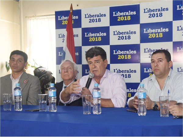 Efraín tilda de  vergüenza y atraco la nueva  arremetida del Senado