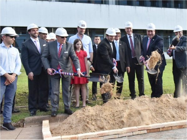 Arrancan tres obras para ampliar terminal del Silvio Pettirossi