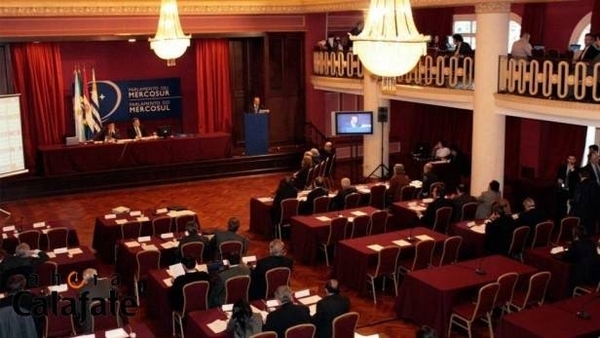 HOY / Parlasur: “Una medida populista, inviable, sin aprobación del Congreso”, dice diputado