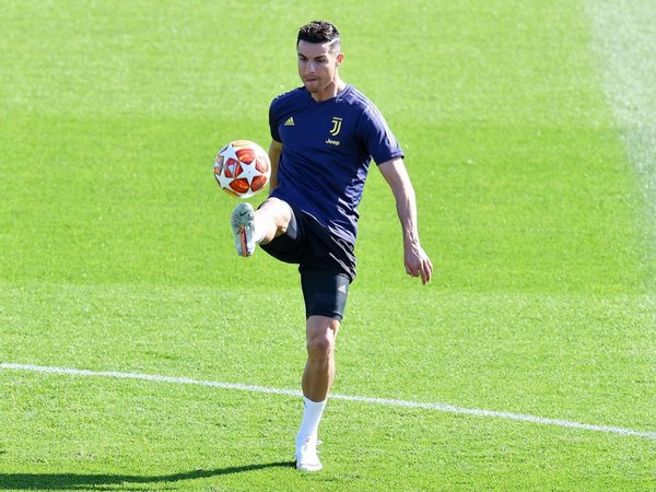 La contundencia de Cristiano contra la magia del Ajax, con las semis en juego