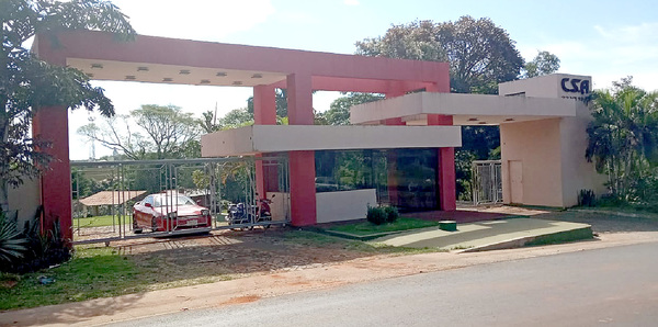 Denuncian por lesión de confianza a directivos del Club Acaray y piden rendición de cuentas