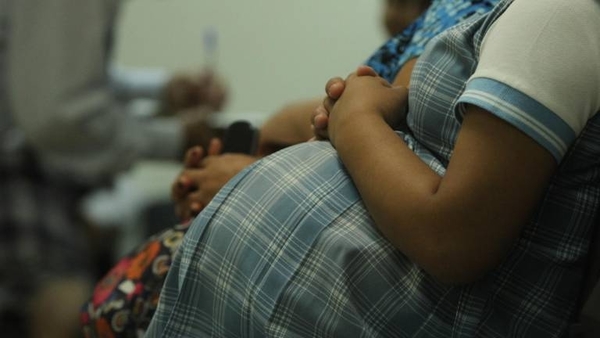 Dos niñas dan a luz por día, situación sitúa a Paraguay como segundo en la región | Paraguay en Noticias 