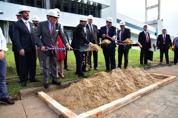 Dinac inicia obras de ampliación en terminal norte del Aeropuerto Silvio Pettirossi | .::PARAGUAY TV HD::.