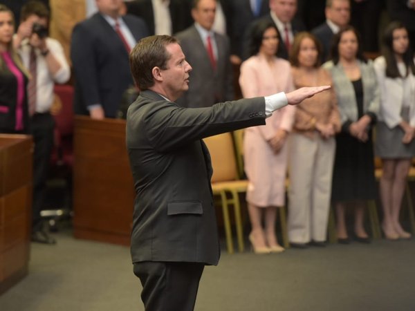 Alberto Martínez Simón jura como nuevo ministro de la Corte | Paraguay en Noticias 