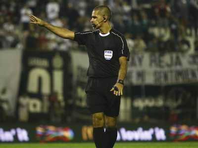 Eber Aquino es elegido para pitar el Clásico