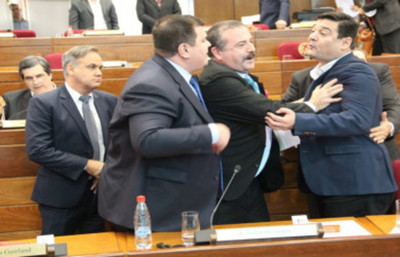Pelea entre liberales  pone freno a la elección del suplente de Payo - Radio 1000 AM