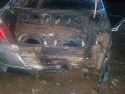 Queman automóvil en Caacupé - Nacionales - ABC Color