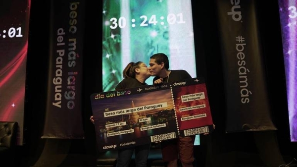 HOY / El beso más largo del Paraguay