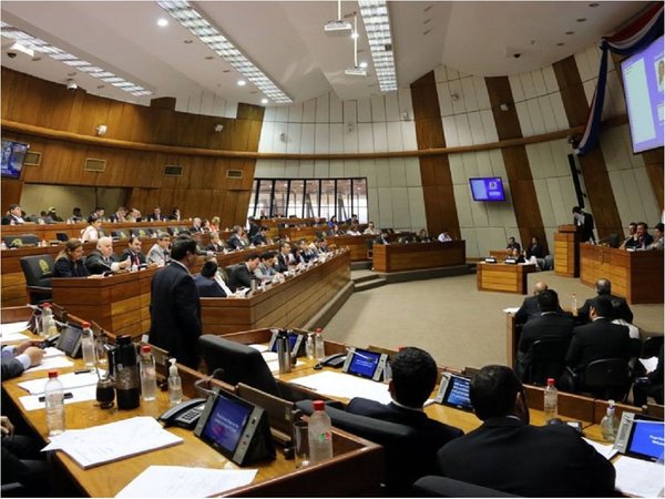 Congreso deroga requisito para aumento a docentes