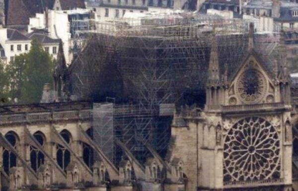 Historiador explicó qué supone la Catedral de Notre Dame para Francia - Radio 1000 AM