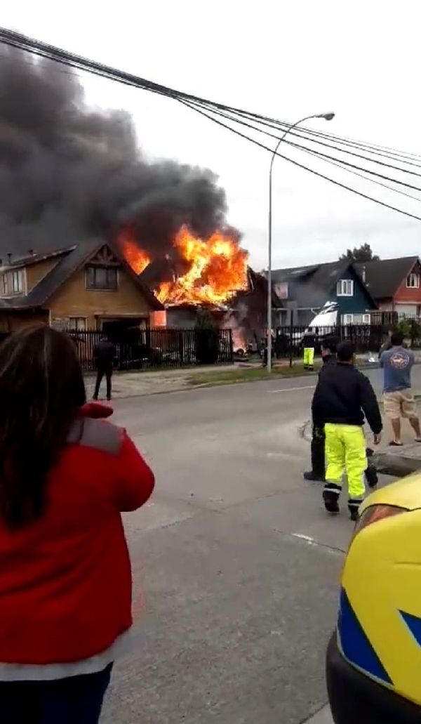 Seis muertos tras caer una avioneta sobre una casa en Chile