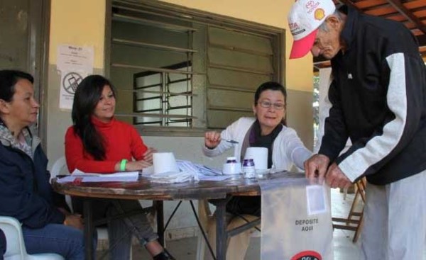 Colorados quieren negar miembros de mesa a Miguel Prieto