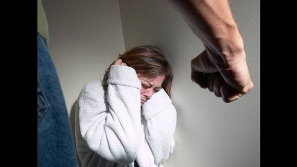 HOY / Hombre que mató a golpes a su mujer y luego se suicidó no siguió tratamiento psiquiátrico