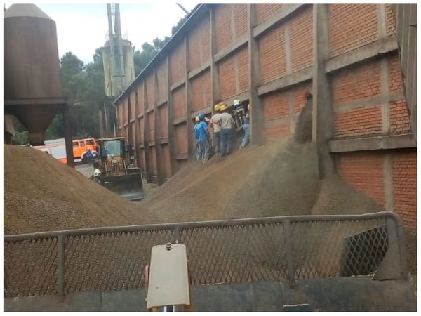 Joven murió sofocado por toneladas de granos procesados