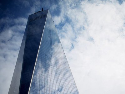 WTC se iluminará de rojo, azul y blanco por incendio en Notre Dame