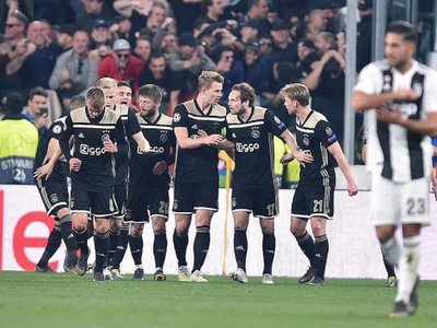 El Ajax destrona a Cristiano con otra obra maestra