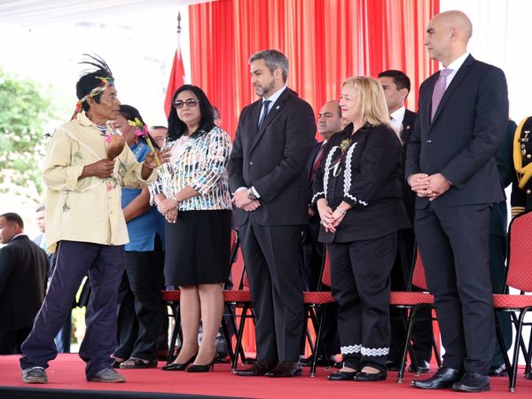Paraguay teme la desaparición de seis de sus 19 lenguas indígenas | Paraguay en Noticias