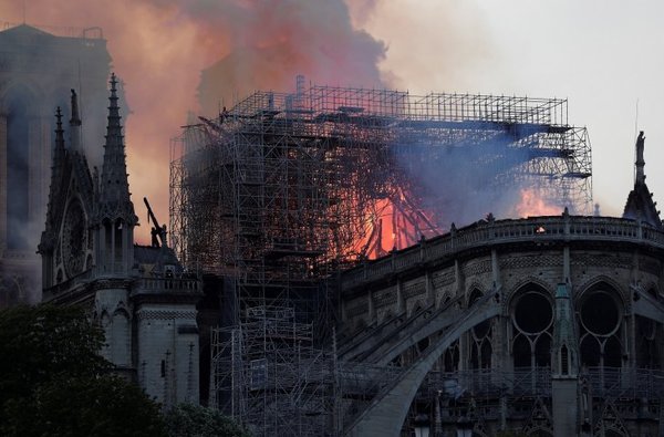 La larga lista de donantes para la reconstrucción de Notre Dame