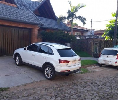 Estacionan sobre vereda - Cronicas Ciudadanas - ABC Color