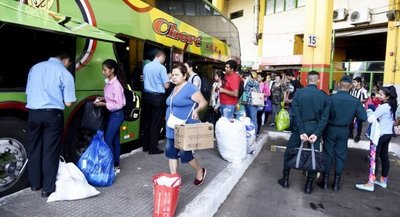 Unas 25.000 personas por día en la terminal - Edicion Impresa - ABC Color