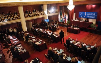 Parlasurianos sesionaron cinco veces y costaron al pueblo G. 6.000 millones - Edicion Impresa - ABC Color