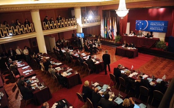 Parlasurianos sesionaron cinco veces y costaron al pueblo G. 6.000 millones - Edicion Impresa - ABC Color