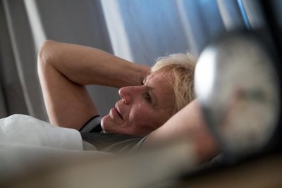 Levantarse de la cama y salir del dormitorio, solución anti-insomnio - Estilo De Vida - ABC Color