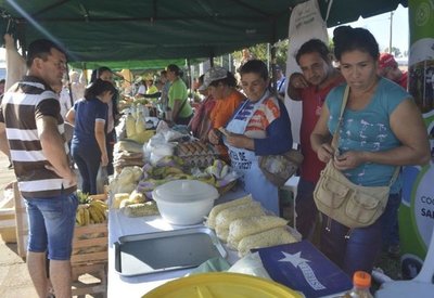 Exitosa feria campesina - Edicion Impresa - ABC Color
