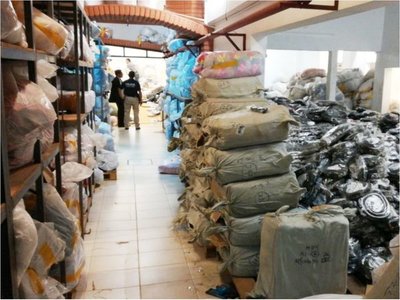 Allanaron un depósito repleto de productos que serían falsificados