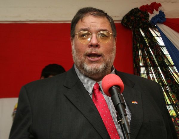 Fernández B. realizó solo un curso de liderazgo en Harvard