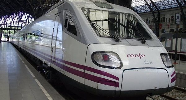 Cancelados 46 trenes en España por huelga coincidente con Semana Santa | .::Agencia IP::.