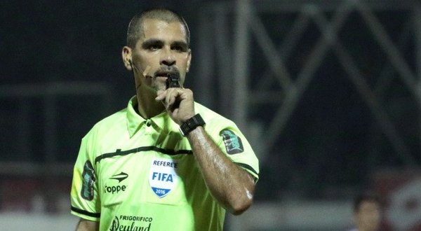 Eber Aquino es el elegido para dirigir el superclásico - ADN Paraguayo