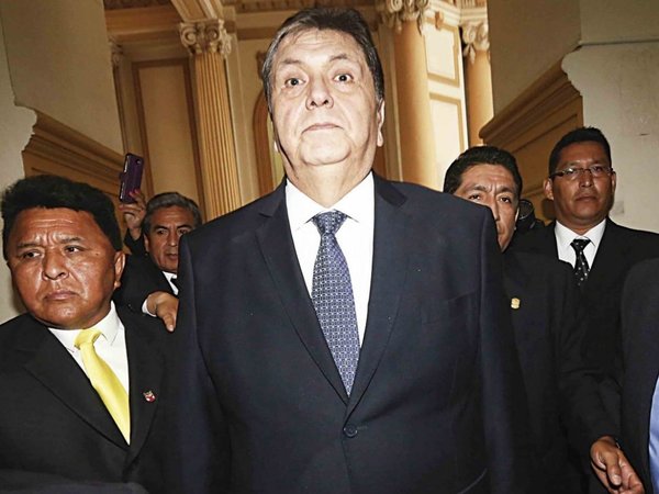 Expresidente de Perú intentó suicidarse para no ir preso