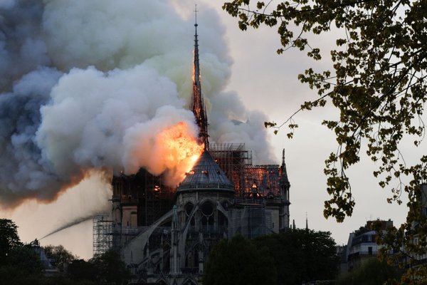 Francia lanza un concurso internacional sobre la aguja de Notre Dame - ADN Paraguayo