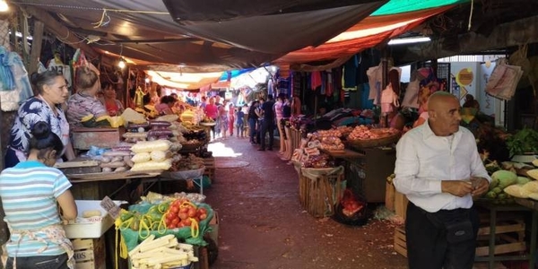 Comerciantes reportan bajas ventas en el Mercado 4 | Paraguay en Noticias