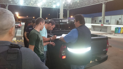 Expulsan a dos extranjeros con órdenes de captura en Brasil - ADN Paraguayo