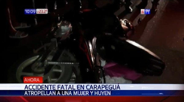 Conductor arrolla a mujer y se da a la fuga