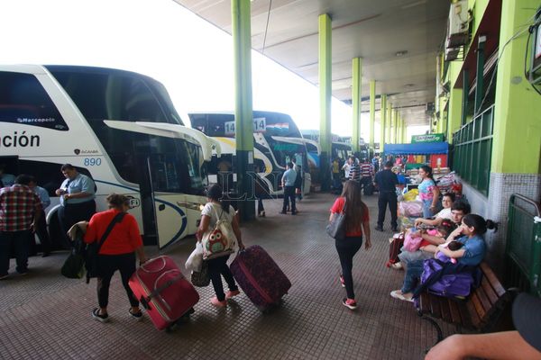 Semana Santa: multan 5 empresas por cobro excesivo de pasaje