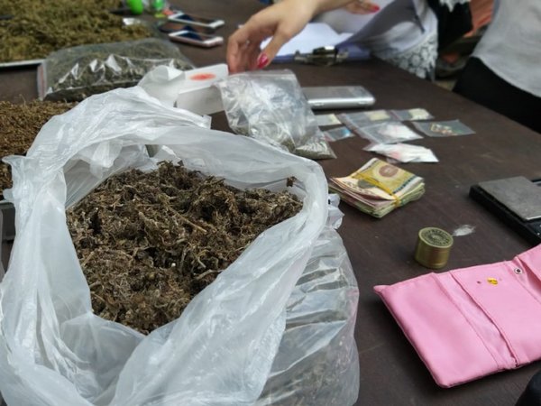 Aprehenden a cuatro jóvenes ante sospecha de microtráfico