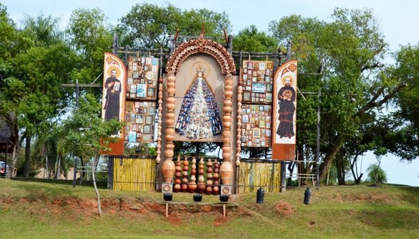 Virgen de Caacupé, centro del retablo de Tañarandy - Edicion Impresa - ABC Color