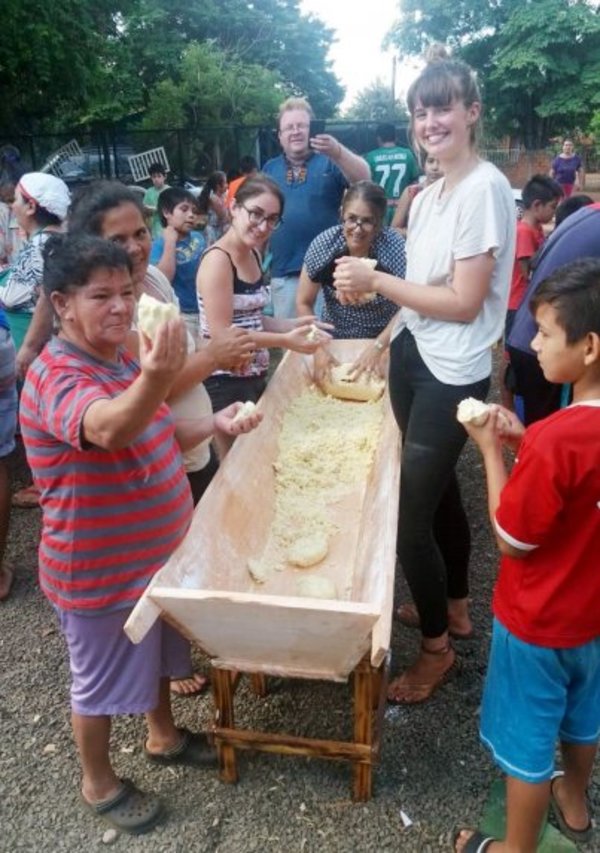 La antigua tradición de amasar chipa - Edicion Impresa - ABC Color