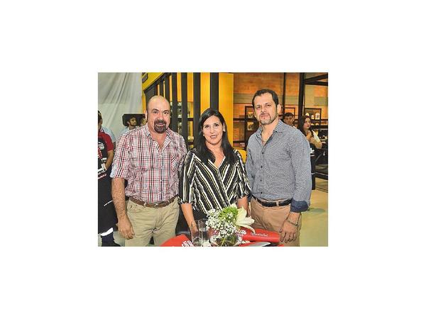 Un ameno brindis de apertura