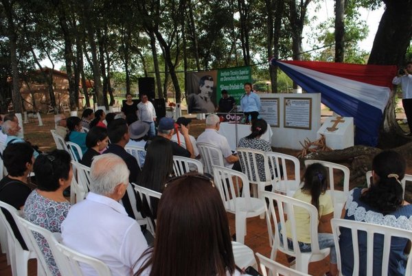 Familiares de víctimas de la dictadura reclaman reivindicaciones - Nacionales - ABC Color