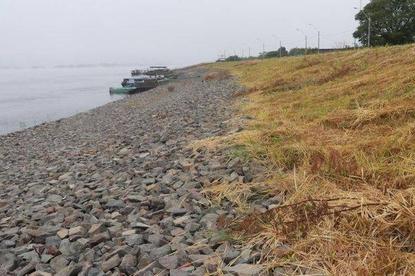 HOY / Río llega a grado de desastre en Alberdi: descartan catástrofe pero temen aislamiento