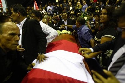 Despiden a Alan García en sede de partido | Paraguay en Noticias 