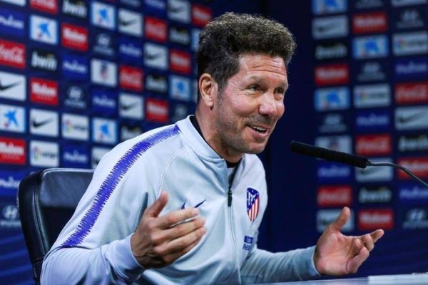 HOY / Simeone: "La crítica no es justa, Messi es extraordinario"