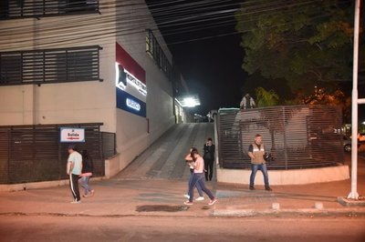 Vecinos detuvieron a malvivientes que hirieron a una mujer en Itapuamí, Luque » Ñanduti