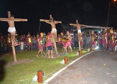 Estudiantes reviven el viacrucis con teatro en Antequera - Nacionales - ABC Color