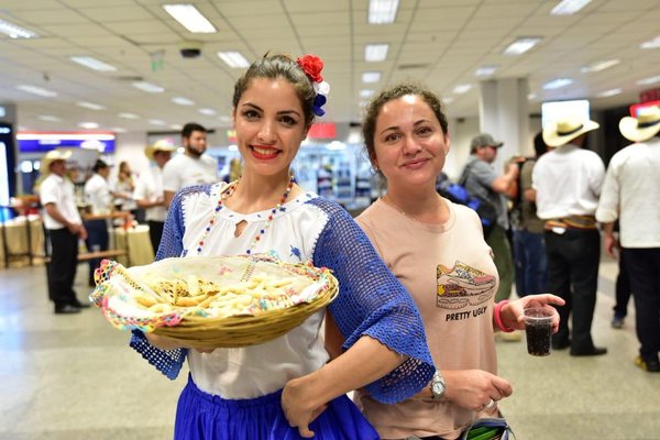 Campaña “Paraguay Buen Anfitrión” finaliza con éxito en el Aeropuerto | .::Agencia IP::.